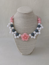 Load image into Gallery viewer, RTS -Flower Necklace