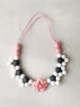 Load image into Gallery viewer, RTS -Flower Necklace