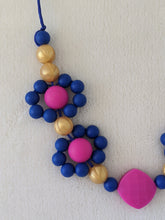 Load image into Gallery viewer, RTS - Seed Bead Flower Necklace
